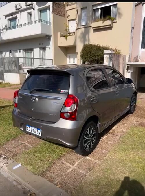 VENDO TOYOTA ETIOS XLS 2019