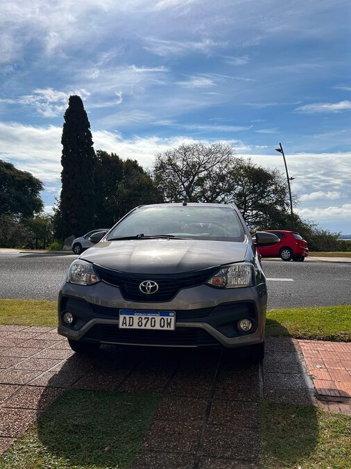 VENDO TOYOTA ETIOS XLS 2019