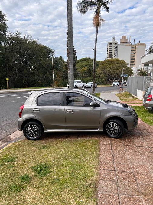 VENDO TOYOTA ETIOS XLS 2019