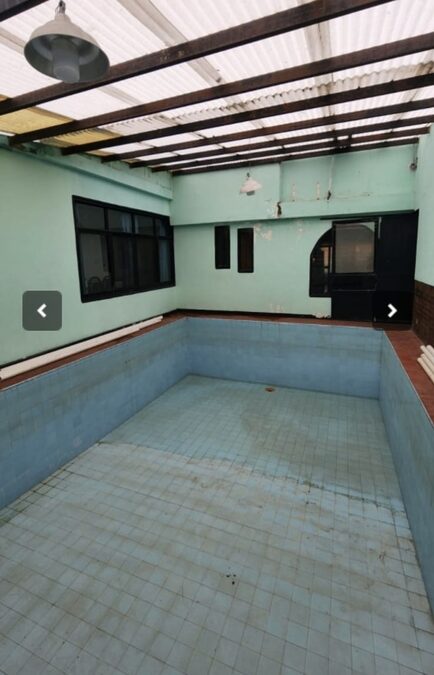 Casa 4 dormitorios zona esc. De policías