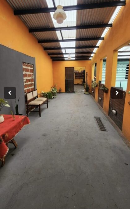 Casa 4 dormitorios zona esc. De policías