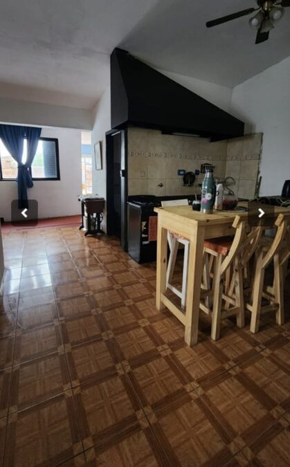 Casa 4 dormitorios zona esc. De policías