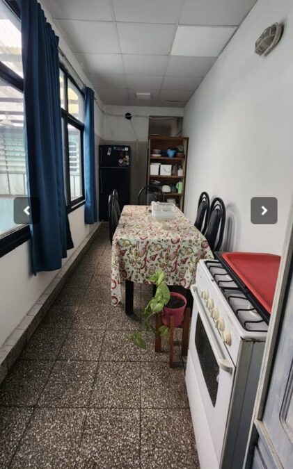 Casa 4 dormitorios zona esc. De policías