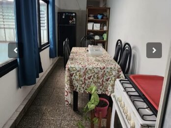 Casa 4 dormitorios zona esc. De policías
