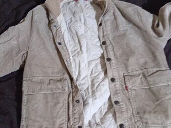 campera levis talle M