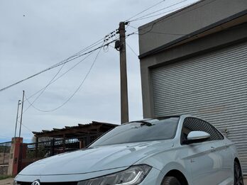VENDO VOLKSWAGEN VENTO GLI 2025
