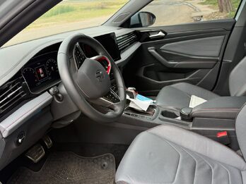 VENDO VOLKSWAGEN VENTO GLI 2025
