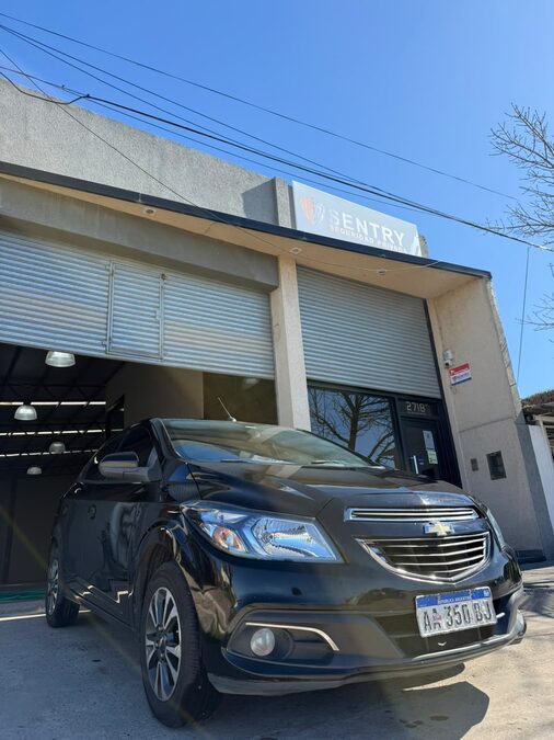 VENDO CHEVROLET ONIX FULL LTZ