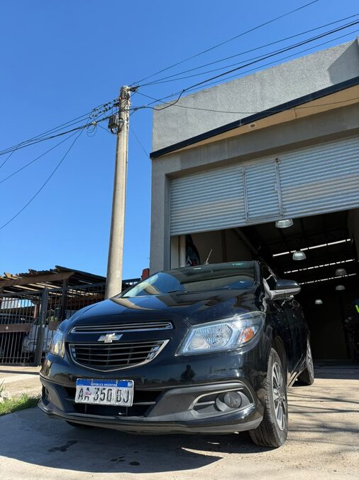 VENDO CHEVROLET ONIX FULL LTZ