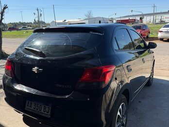 VENDO CHEVROLET ONIX FULL LTZ