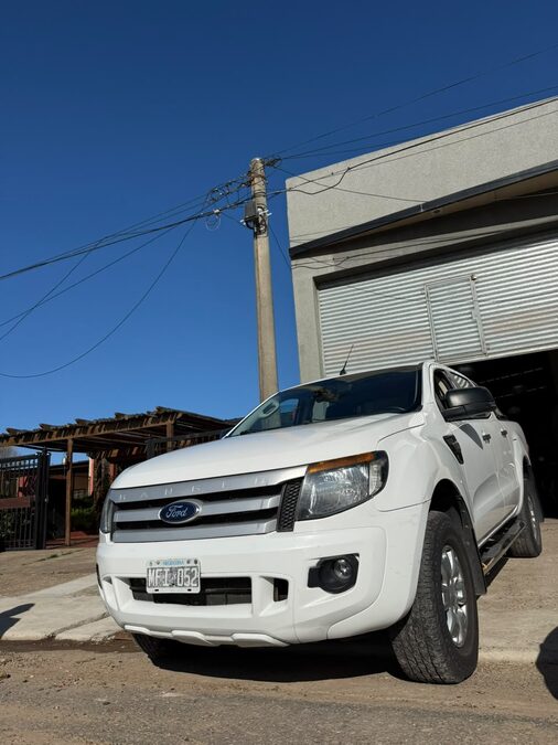 VENDO FORD RANGER 2013