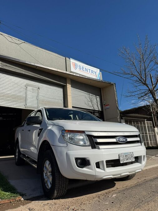 VENDO FORD RANGER 2013