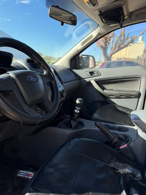 VENDO FORD RANGER 2013