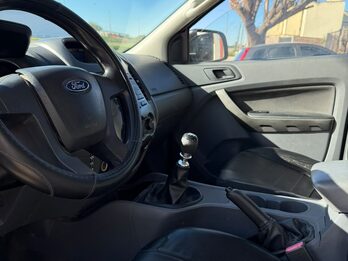 VENDO FORD RANGER 2013
