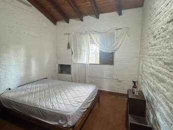 VENDO CASA QUINTA 2 DORMITORIOS, AMPLIO JARDIN Y PILETA - SAUCE MONTRULL