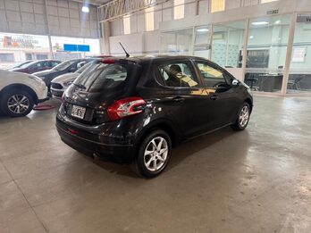 PEUGEOT 208 1.5 ALLURE - AÑO 2015 - 107.226KM