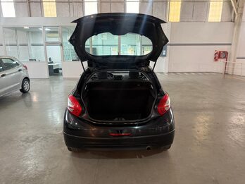 PEUGEOT 208 1.5 ALLURE - AÑO 2015 - 107.226KM