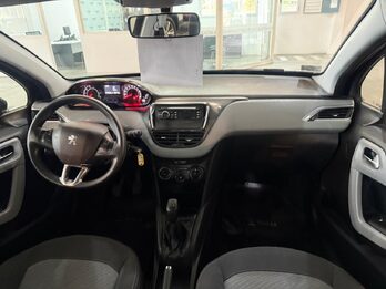 PEUGEOT 208 1.5 ALLURE - AÑO 2015 - 107.226KM