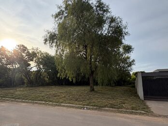 VENDO TERRENO ZONA NORTE - CALLE LOS ROBLES