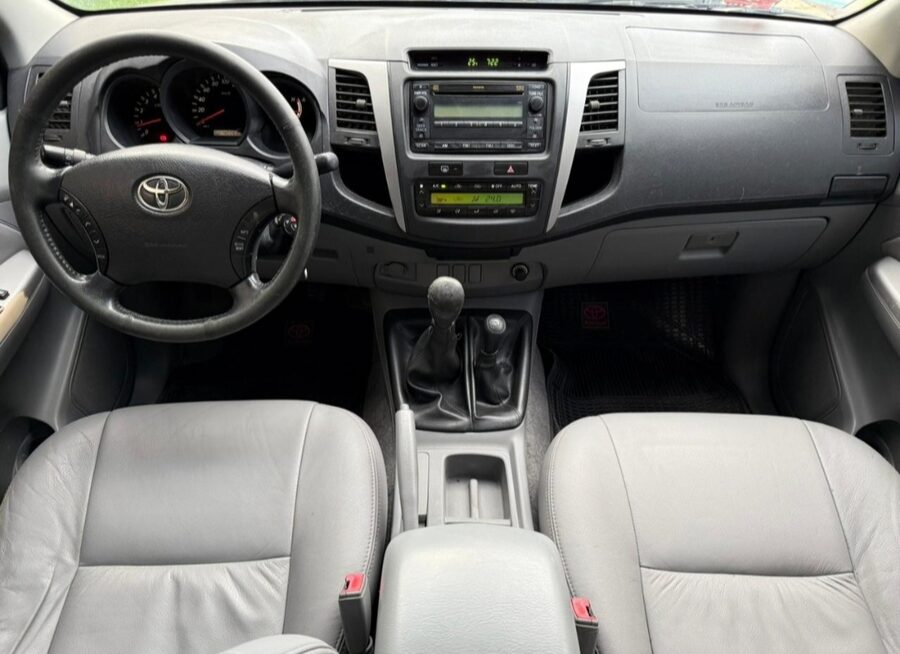 TOYOTA HILUX SRV 4X4