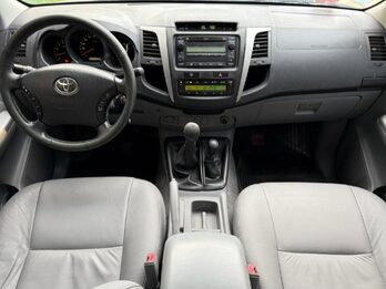 TOYOTA HILUX SRV 4X4