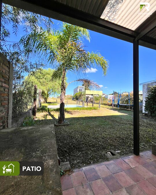 CASA CON GRAN FONDO Y PILETA