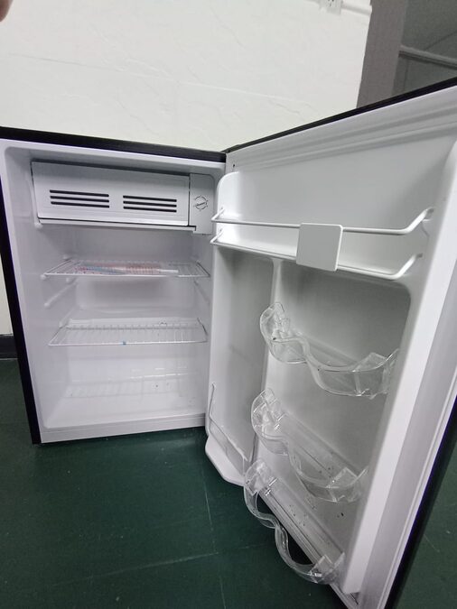 Vendo frigobar 72 ltrs