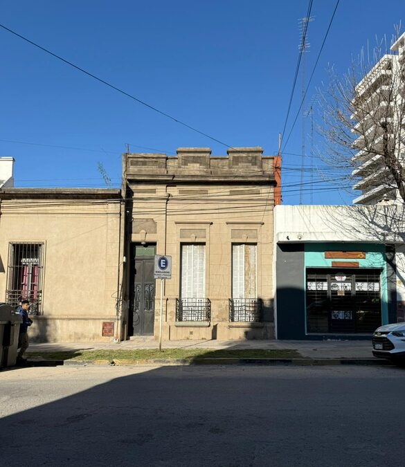 Propiedad a Reciclar | 551 m² | Zona Centro/Parque – Salta 564 | U$D 125.000
