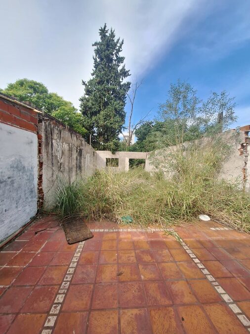 Propiedad a Reciclar | 551 m² | Zona Centro/Parque – Salta 564 | U$D 125.000
