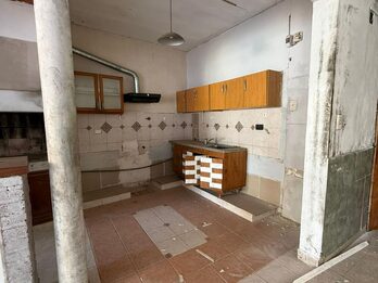 Propiedad a Reciclar | 551 m² | Zona Centro/Parque – Salta 564 | U$D 125.000