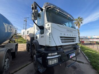 IVECO  TRAKKER 380 T 38 6X4. Recibo vehículo