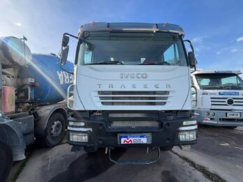 IVECO  TRAKKER 380 T 38 6X4. Recibo vehículo