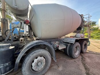 IVECO  TRAKKER 380 T 38 6X4. Recibo vehículo
