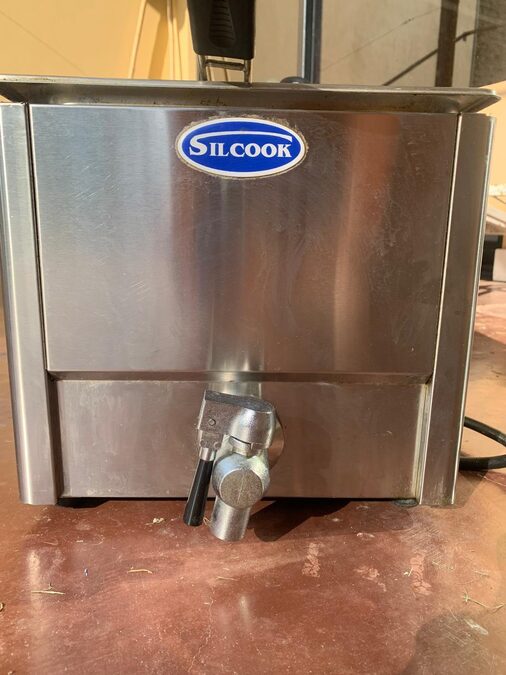 Freidora Industrial Electrica Silcook 11 Lts Con Canilla Hef11lt