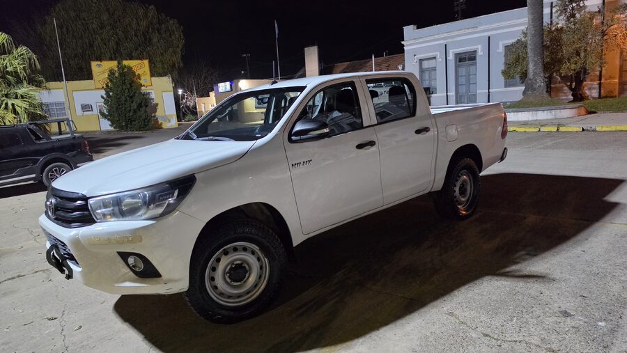 Toyota Hilux Pick-up 2.4 Cd Dx 150cv 4x4 - Precio sugerido, escucho ofertas