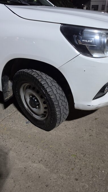 Toyota Hilux Pick-up 2.4 Cd Dx 150cv 4x4 - Precio sugerido, escucho ofertas