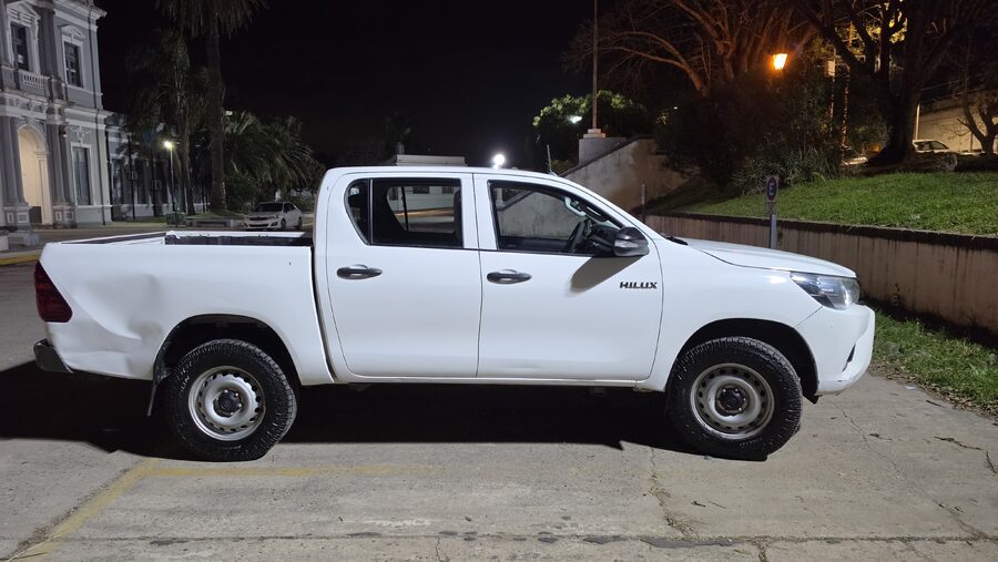 Toyota Hilux Pick-up 2.4 Cd Dx 150cv 4x4 - Precio sugerido, escucho ofertas
