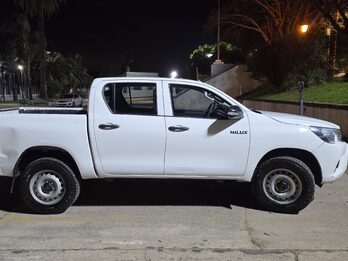 Toyota Hilux Pick-up 2.4 Cd Dx 150cv 4x4 - Precio sugerido, escucho ofertas