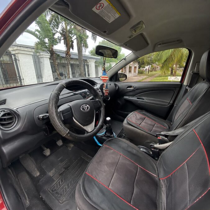 TOYOTA ETIOS 1.5 XS 4P 6MT - AÑO 2.018
