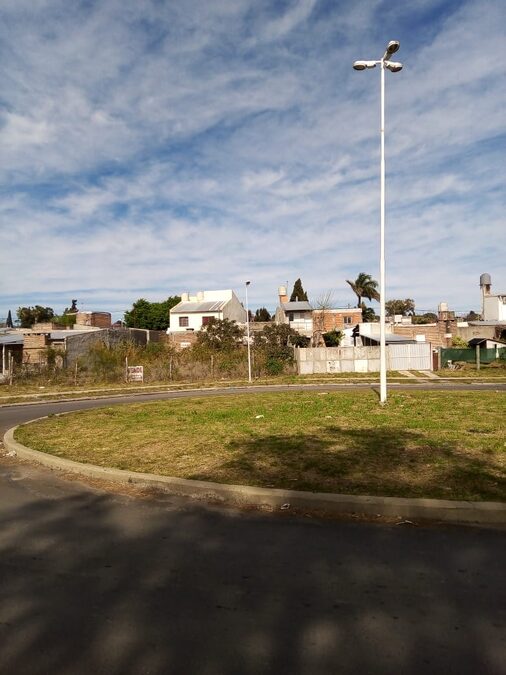 OPORTUNIDAD VENDO 2 casas A 5 CUADRAS DEL CENTRO DOS INGRESOS ,Z, AV.EJERCITO