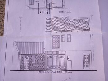 OPORTUNIDAD VENDO 2 casas A 5 CUADRAS DEL CENTRO DOS INGRESOS ,Z, AV.EJERCITO