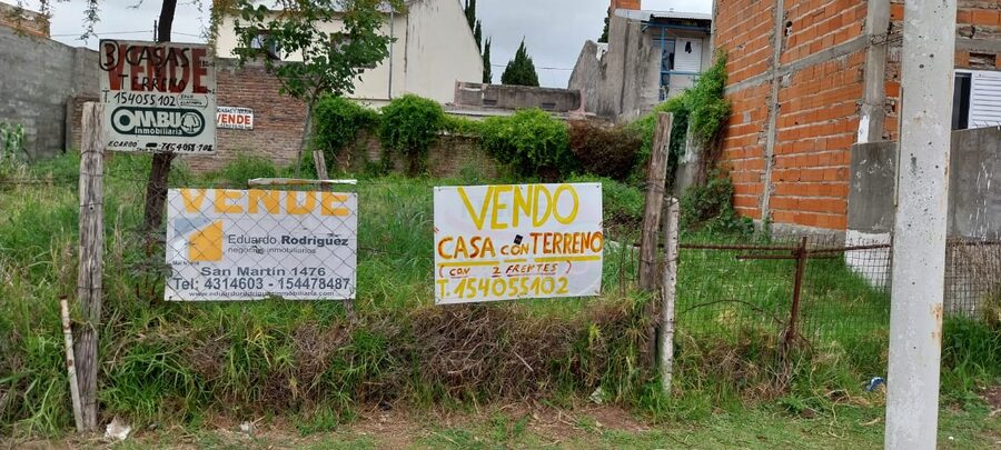 OPORTUNIDAD VENDO 2 casas A 5 CUADRAS DEL CENTRO DOS INGRESOS ,Z, AV.EJERCITO