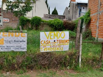 OPORTUNIDAD VENDO 2 casas A 5 CUADRAS DEL CENTRO DOS INGRESOS ,Z, AV.EJERCITO