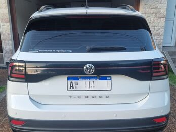 IMPECABLE VOLKSWAGEN T-CROSS MODELO 2020