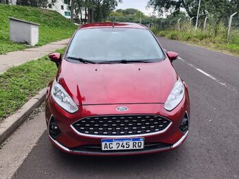 FORD FIESTA KINETIC SE AT KD