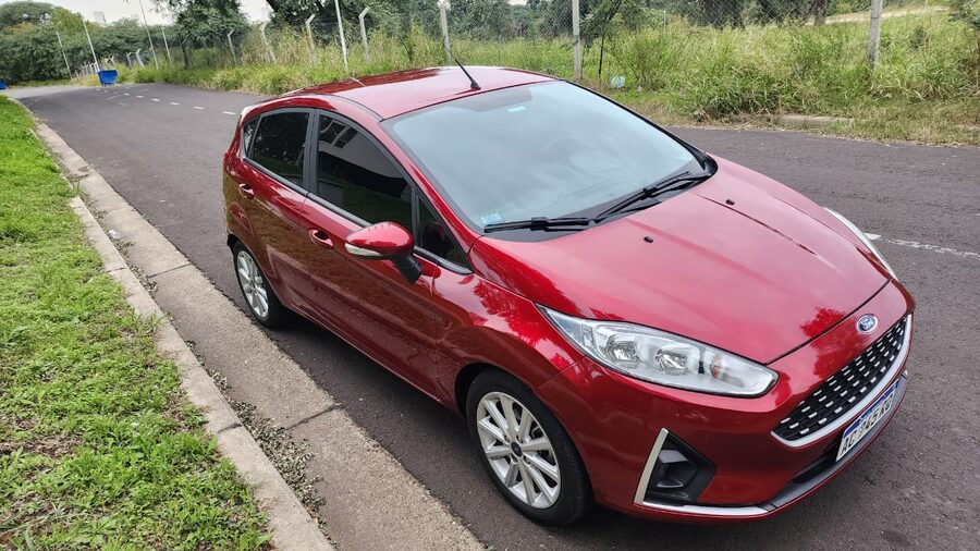 FORD FIESTA KINETIC SE AT KD