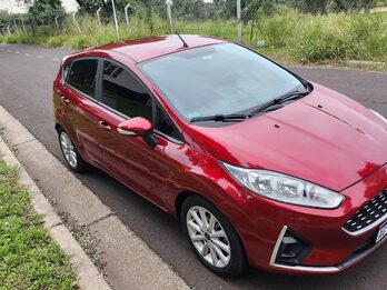 FORD FIESTA KINETIC SE AT KD