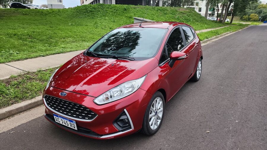 FORD FIESTA KINETIC SE AT KD