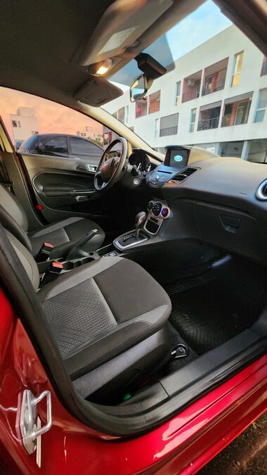 FORD FIESTA KINETIC SE AT KD