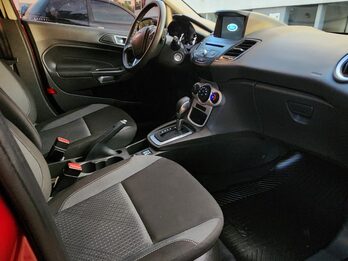 FORD FIESTA KINETIC SE AT KD
